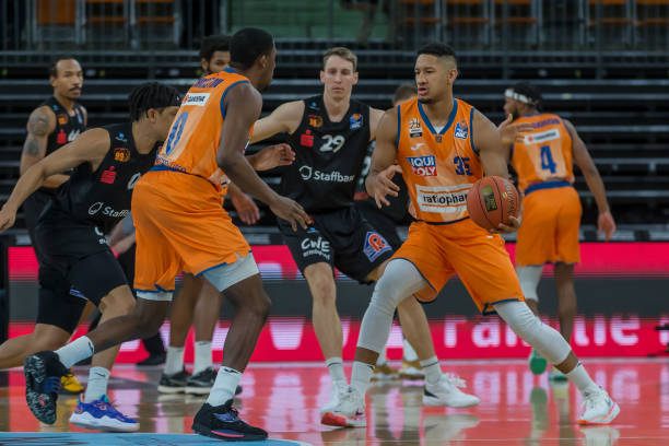 并通过精准 并通过精准